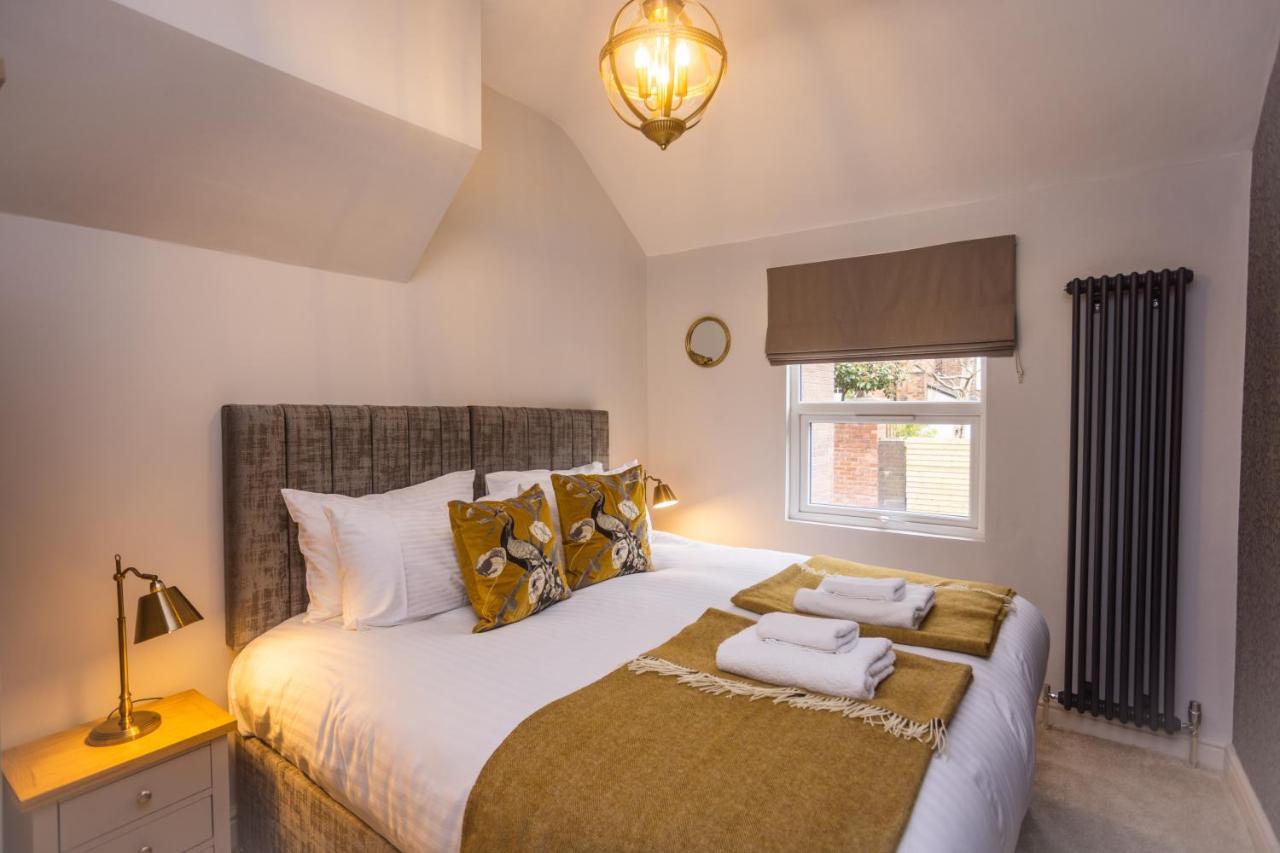Historic City Centre Town House Chester Esterno foto